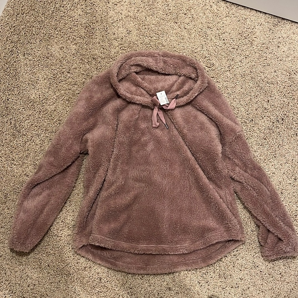 NWT Maurice’s Women’s Size XL Mauve Fuzzy Sweatshirt